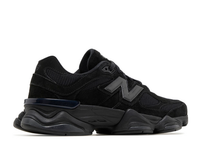 NB 9060 – Sneakers « Triple Black Suede »