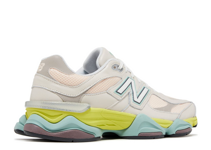 NB 9060 – Sneakers « Moonbeam Vintage Rose »