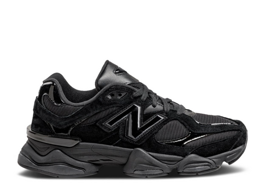 NB 9060 – Sneakers « Triple Black Suede Patent »